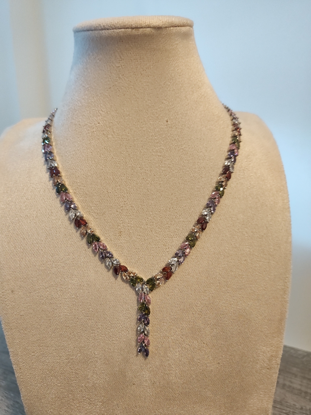 Swarovski Crystal Leaf Necklace and Earrings Set - Picture 6 of 7